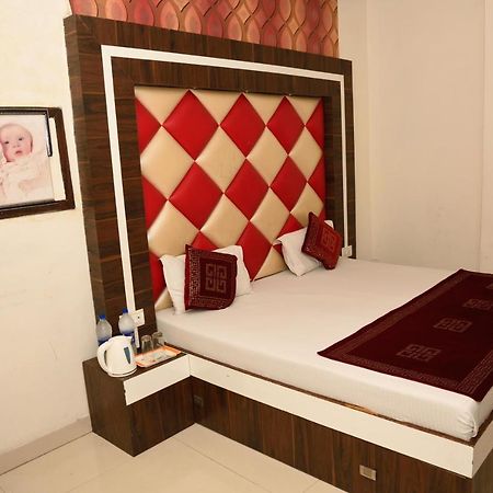 Hotel Robin Inn Амритсар Екстериор снимка