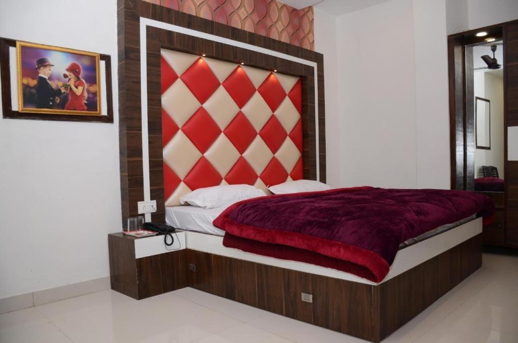 Hotel Robin Inn Амритсар Екстериор снимка