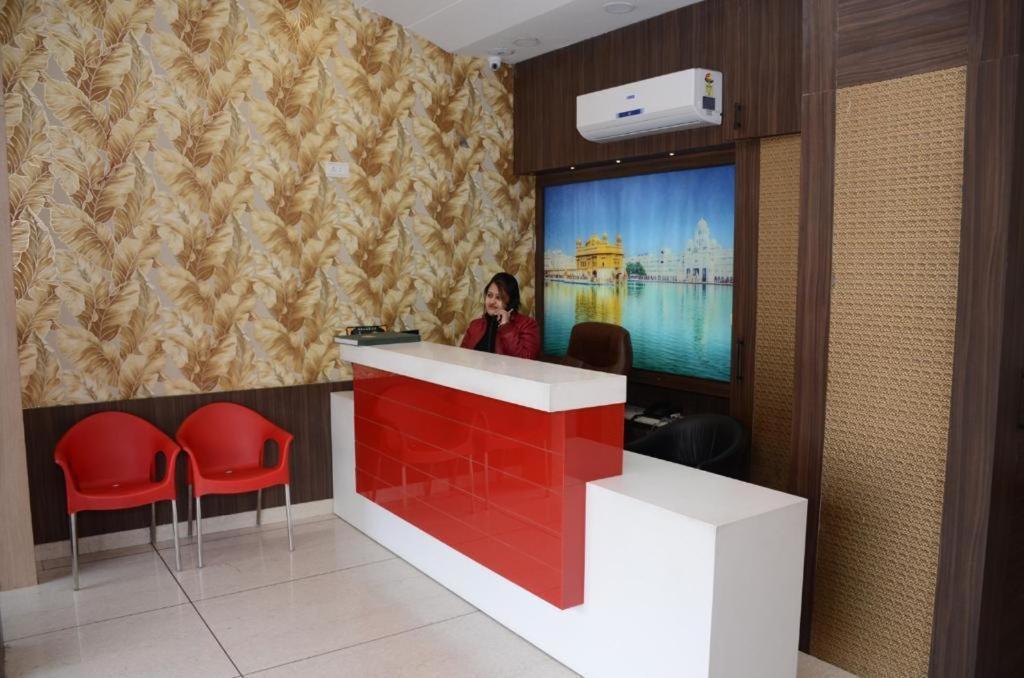 Hotel Robin Inn Амритсар Екстериор снимка