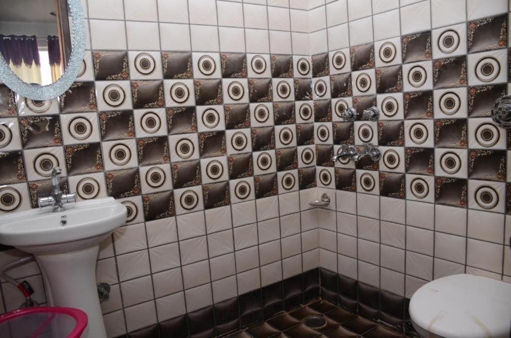 Hotel Robin Inn Амритсар Екстериор снимка