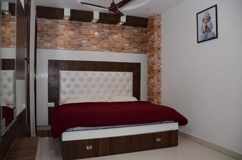 Hotel Robin Inn Амритсар Екстериор снимка