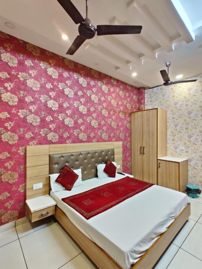 Hotel Robin Inn Амритсар Екстериор снимка