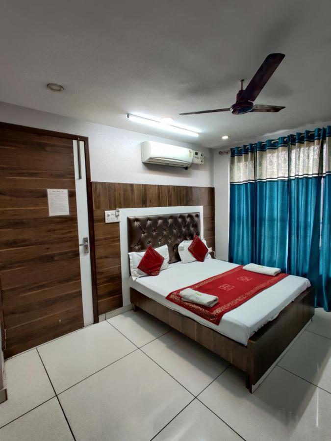 Hotel Robin Inn Амритсар Екстериор снимка
