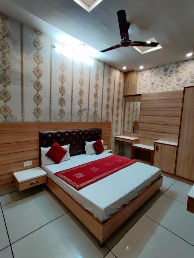 Hotel Robin Inn Амритсар Екстериор снимка