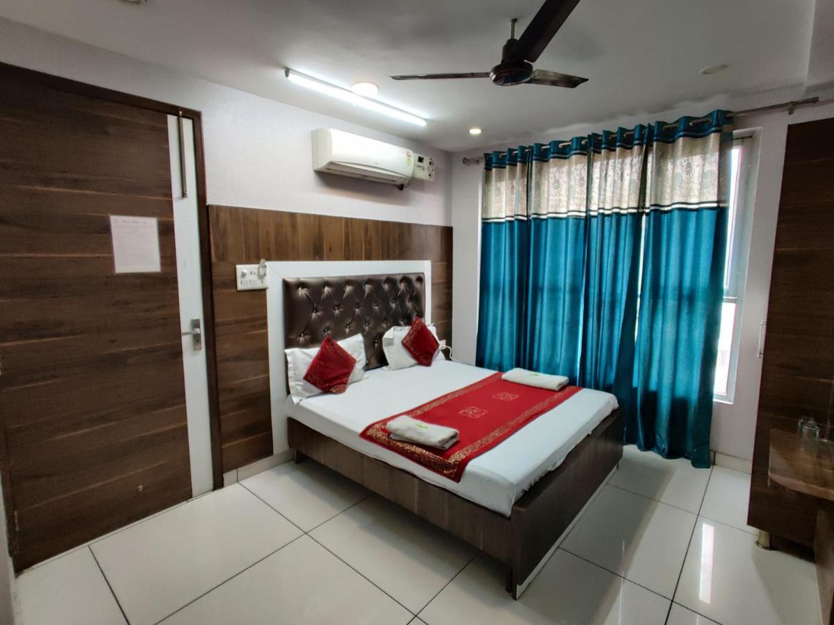 Hotel Robin Inn Амритсар Екстериор снимка