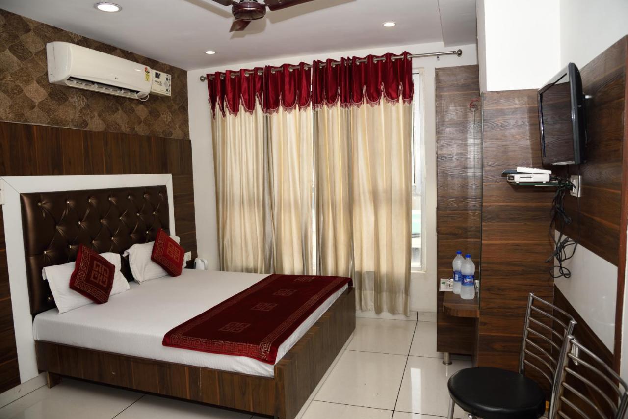 Hotel Robin Inn Амритсар Екстериор снимка