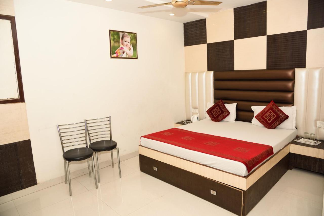 Hotel Robin Inn Амритсар Екстериор снимка